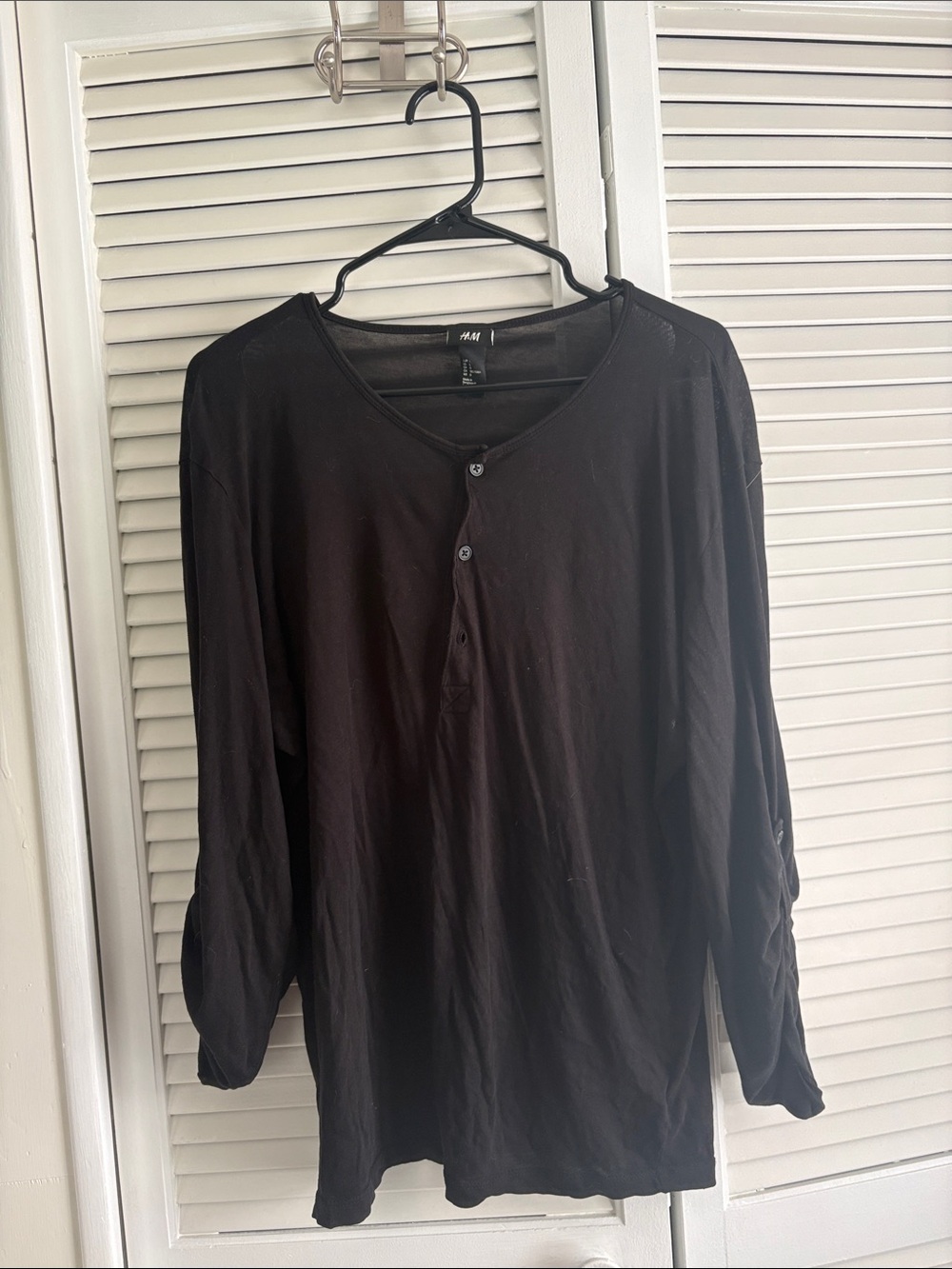 H&M Men's Black Long-Sleeve Henley Top
